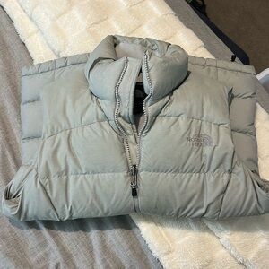Northface puffer vest 700